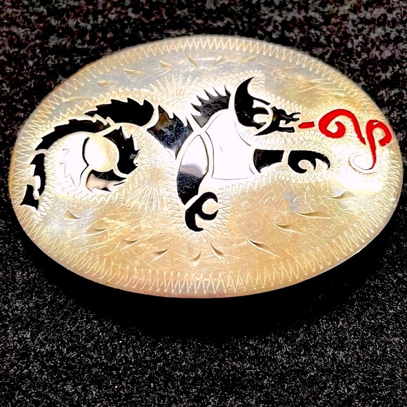 Belt Buckle in Asian Design - Picture 2 of 3